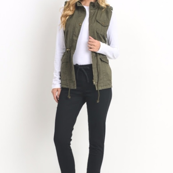 ❗️One Left❗️NWT Olive Green Vest - Picture 4 of 4